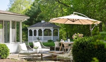 8 Twixt Rd, Cornwall, CT 06753