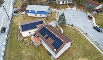 10 HEIGHTS Ct, Abbottstown, PA 17301