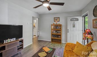 102 Wicklow Dr, Asheville, NC 28806