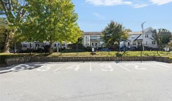 231 Maple Ave 204, Newport, RI 02840