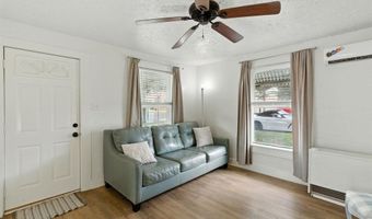 714 N Walnut St, Weatherford, TX 76086