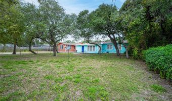 1360 Oak Park Dr, Aransas Pass, TX 78336