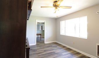 136 Morris Dr, Alma, GA 31510