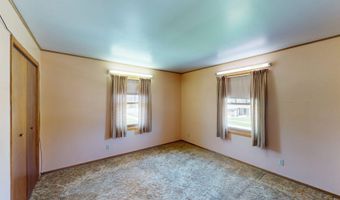 406 Giles Pl, Albert Lea, MN 56007