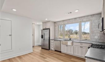 906 SE G St, Bentonville, AR 72712