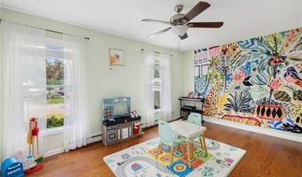 121 Spofford Ave, Warwick, RI 02888