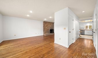 103 Pebble Creek Dr, Asheville, NC 28803