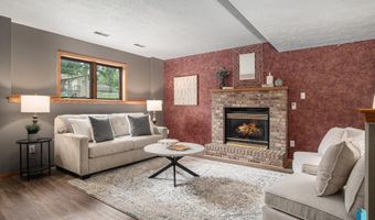1601 E Keystone Dr, Brandon, SD 57005