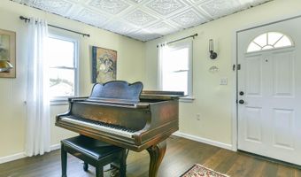 118 W South St, Bloomfield, IN 47424