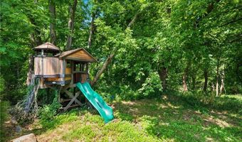 17 Ostend St, Johnston, RI 02919