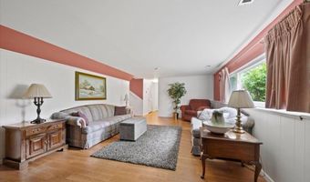 29 E MAPLE Ave, Bellmawr, NJ 08031