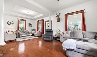 615 E Prairie Ln, Ash Grove, MO 65604
