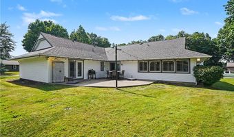 3854 Surfside Cir, Aurora, OH 44202