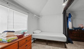 403 Commonwealth Ave, Warwick, RI 02886