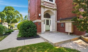 15 Curtis St 101, Cranston, RI 02920