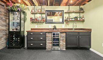 3801 WASHINGTON WOODS Dr, Alexandria, VA 22309