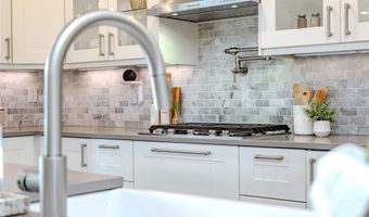 305 NE 54th St, Ankeny, IA 50021