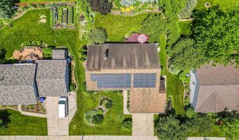 1334 W CLOVERDALE Dr, Appleton, WI 54914