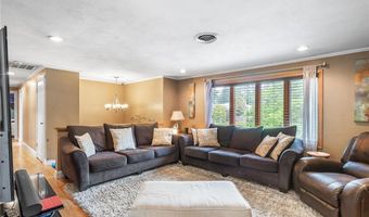 18 Magnolia Ln, Coventry, RI 02816