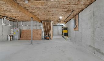 28 Ashley St, Cranston, RI 02920