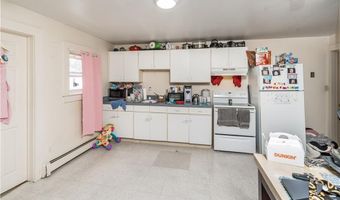 176 RAILROAD St, Lincoln, RI 02838