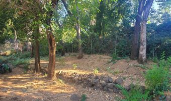 2576 W Hillside Dr, Anderson, CA 96007
