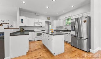 341 Pearson Dr, Asheville, NC 28801