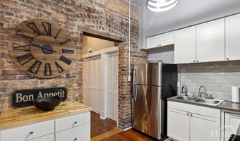 418 E Waldburg St A & B, Savannah, GA 31401