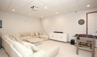 3 Larissa Ct, Airmont, NY 10952