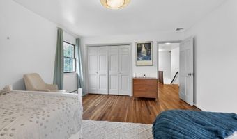 8 Telfer Dr, Alloway, NJ 07418