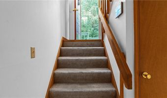 36 Stony Ln, North Kingstown, RI 02852