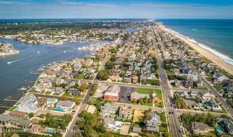 45 Strickland St, Bay Head, NJ 08742