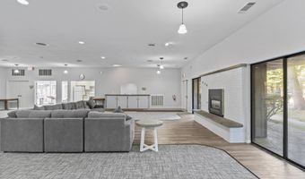 174 Williamsburg Ct, Albany, NY 12203