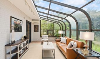 6010 BENALDER Dr, Bethesda, MD 20816