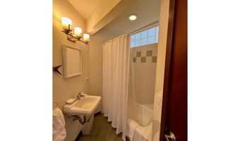 382 Lighthouse Rd, Aquinnah, MA 02535