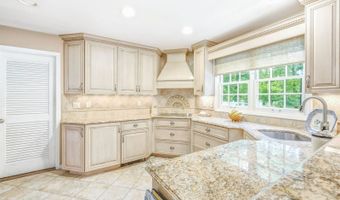 3 Butternut Dr, Alloway, NJ 07462