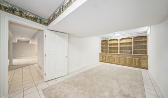 1989 Stonebridge Dr N, Ann Arbor, MI 48108