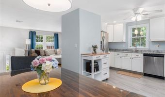 26 Ferncrest Dr, Cumberland, RI 02864