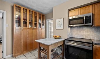10 Denver Ave, Cranston, RI 02905