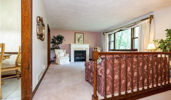 154 Spring Valley Dr, East Greenwich, RI 02818