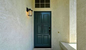 251 Royal Glen Dr, Fallbrook, CA 92028