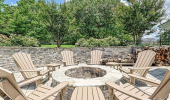 7009 Providence Ln W, Charlotte, NC 28226