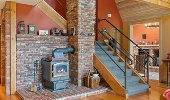 1160 Swan Horseshoe Dr, Bigfork, MT 59911