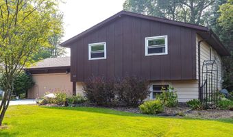 3323 N MORRISON St, Appleton, WI 54911