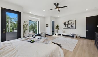217 NE H St, Bentonville, AR 72712