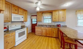 30 Greenwich St, Attleboro, MA 02703