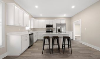 329 W 19th St, Auburn, IN 46706