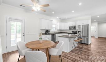 939 Old Stagecoach Rd, Camden, SC 29020