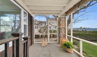 4 Van Zandt Ave, Newport, RI 02840