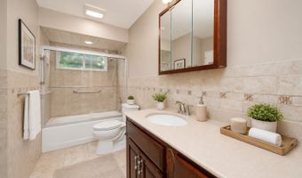 540 Sherman Ave, Belford, NJ 07718